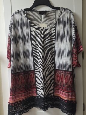French Blue Mixed-Print Lace-Hem Blouse in Black, White & Red Size XL